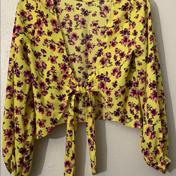 Gianni Bini Tops - GB. CROP. TOP. NEW